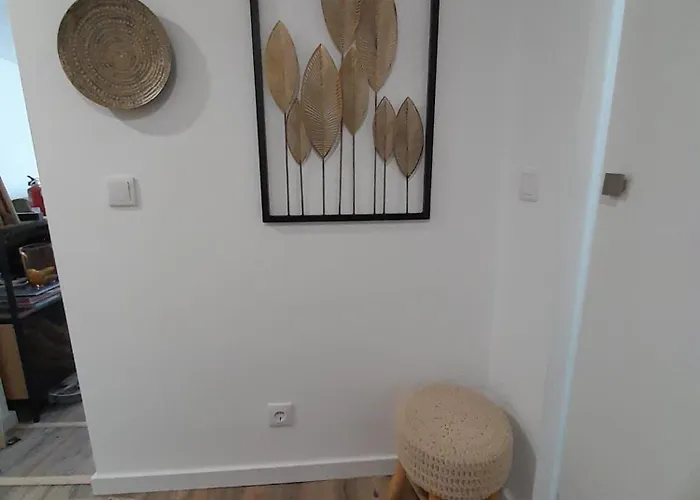Alfama T1 Travel